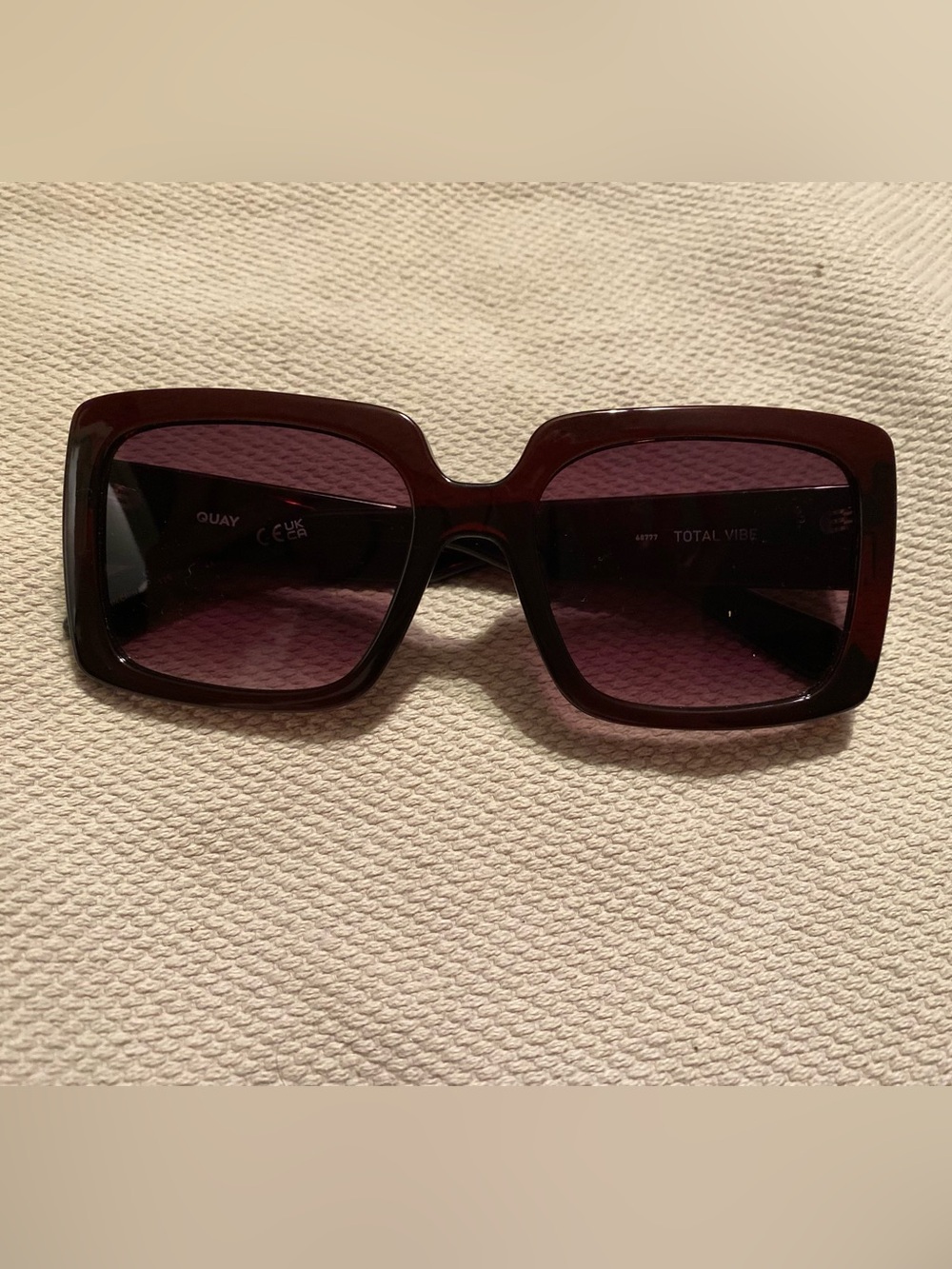 Quay Australia Total Vibe Sunglasses in Plum